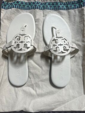 Tory Burch White Logo Cutout Leather Flip Sandals